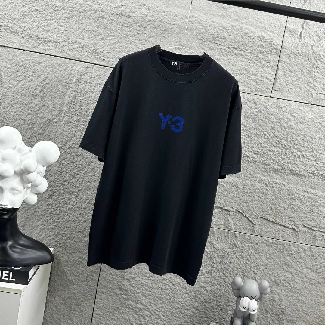 Y 3*Yoji Yamamoto*Spring and Summer New Arrival Heavy-duty frayed washed style with holes and distressing Three-dimensional flocking technology Customized pure cotton fabric Short-sleeved T-shirt Men and women Same Style Color: Washed gray Washed purple Washed black Washed powder Size: S size (100-140 catties) M size (130-160 catties) L size (150-175 catties) XL size (160-185 pounds) XXL (180 pounds)