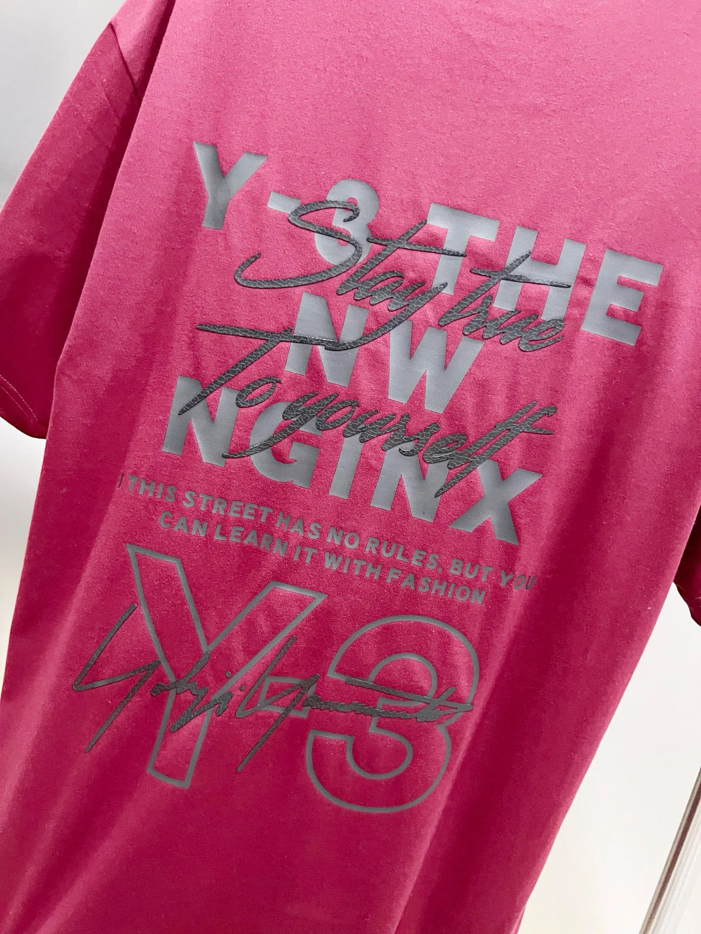 Y 3*Yamamoto*Yoji 2026 Spring and Summer New Arrival Simple signature letters three-dimensional flocking three-dimensional technology Y-3 Customized double yarn plain cotton fabric Short-sleeved T-shirt Men and women Same Style Loose version Size S M L XL XXL Five codes Black White Angora Red