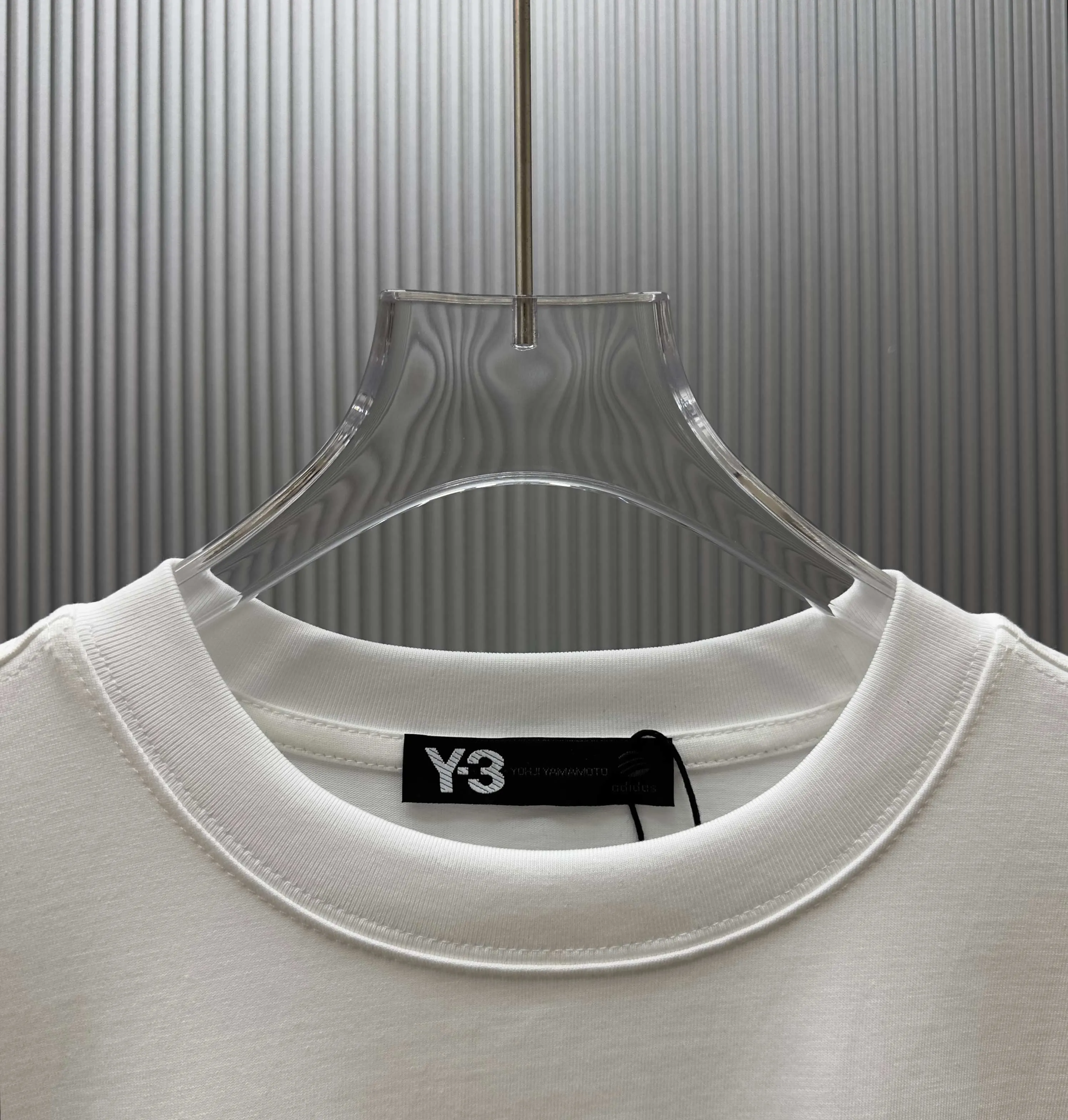 (Strictly control Quality) Style: Yamamoto-Yoji.Y-3 short-sleeved T-shirt Fabric: Weight double yarn 100% cotton Rib: Weight Sorona 1*1 trendy brand Process: Printing Color: White Night Blue Cool Blue Floral Gray Black Size: M-4XL No gender distinction Men and women Same Style
