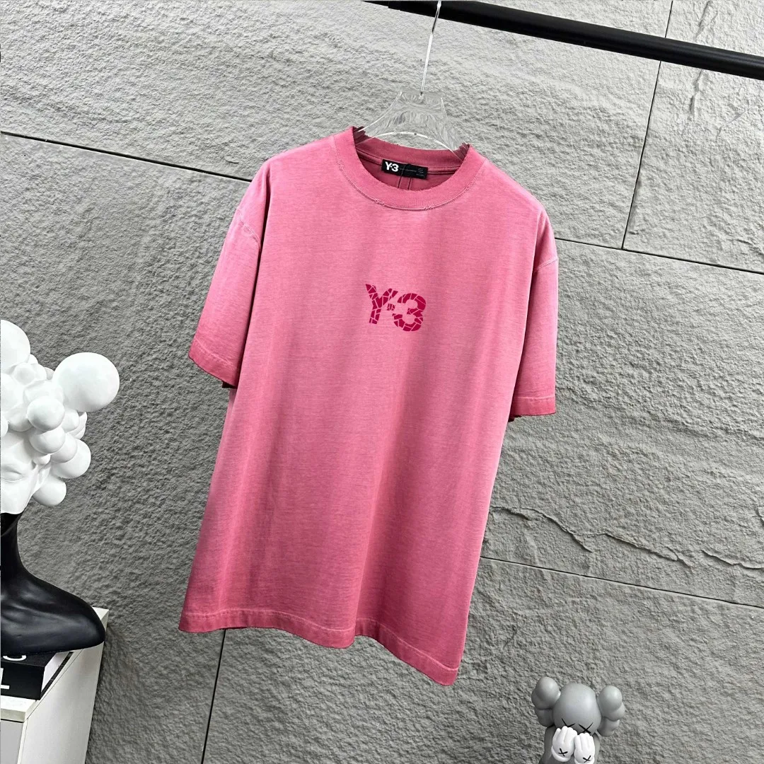 Y 3*Yoji Yamamoto*Spring and Summer New Arrival Heavy-duty frayed washed style with holes and distressing Three-dimensional flocking technology Customized pure cotton fabric Short-sleeved T-shirt Men and women Same Style Color: Washed gray Washed purple Washed black Washed powder Size: S size (100-140 catties) M size (130-160 catties) L size (150-175 catties) XL size (160-185 pounds) XXL (180 pounds)