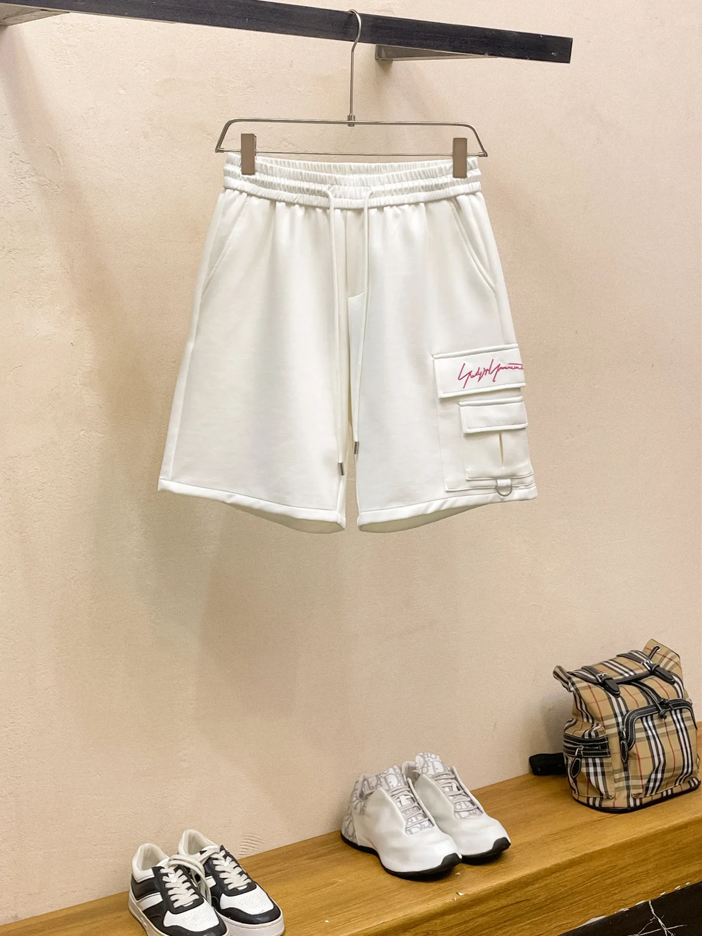 Y 3 Complete three standards 2026 summer New Arrival men's casual shorts, advanced custom-made Breathable fabric Breathable fabric with high elasticity and comfort, impeccable details, top-grade accessories, original logo design concept, delicate and soft feel! The upper body fit is awesome! Size: M-XXXL Please state your height and weight when ordering