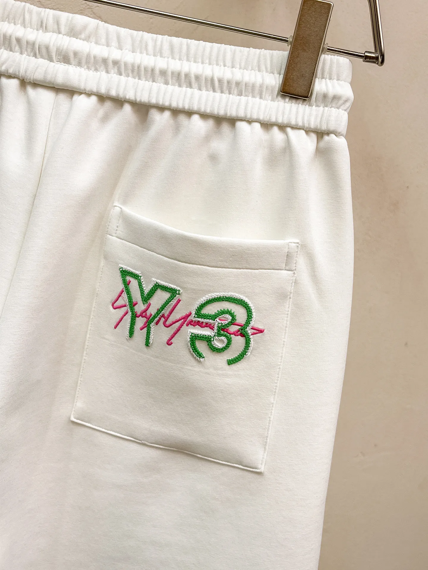 Y 3 Complete three standards 2026 summer New Arrival men's casual shorts, advanced custom-made Breathable fabric Breathable fabric with high elasticity and comfort, impeccable details, top-grade accessories, original logo design concept, delicate and soft feel! The upper body fit is awesome! Size: M-XXXL Please state your height and weight when ordering