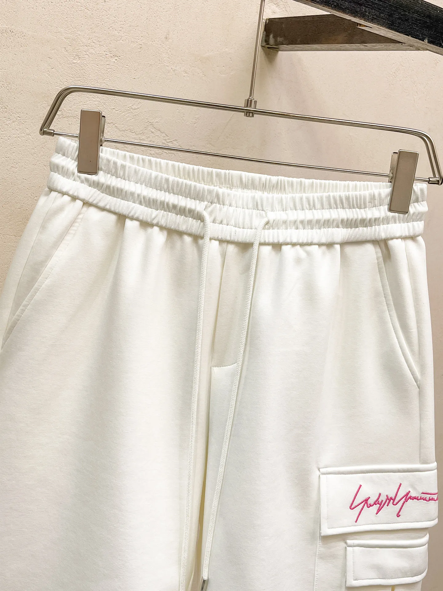 Y 3 Complete three standards 2026 summer New Arrival men's casual shorts, advanced custom-made Breathable fabric Breathable fabric with high elasticity and comfort, impeccable details, top-grade accessories, original logo design concept, delicate and soft feel! The upper body fit is awesome! Size: M-XXXL Please state your height and weight when ordering