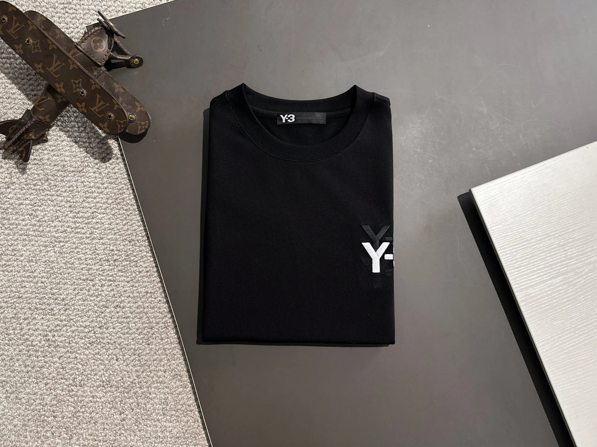 Y-3 2꯭0꯭2꯭5 new spring and summer style ❤️ Original high version. The fabric is made of high-density pure cotton. It does not deform or shrink. Process introduction: double thread movement, washing + front and rear precision 10,000-needle imported machine embroidery. SIZE: M to 4XL