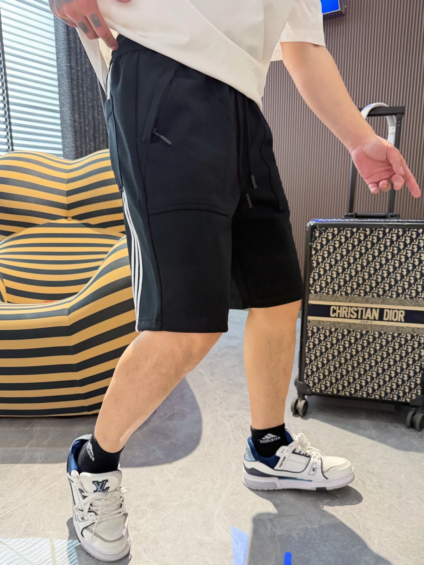 Y 3 Complete three standards 2026 summer New Arrival men's casual shorts, advanced custom-made Breathable fabric Breathable fabric with high elasticity and comfort, impeccable details, top-grade accessories, original logo design concept, delicate and soft feel! The upper body fit is awesome! Size: M-XXXL Please state your height and weight when ordering