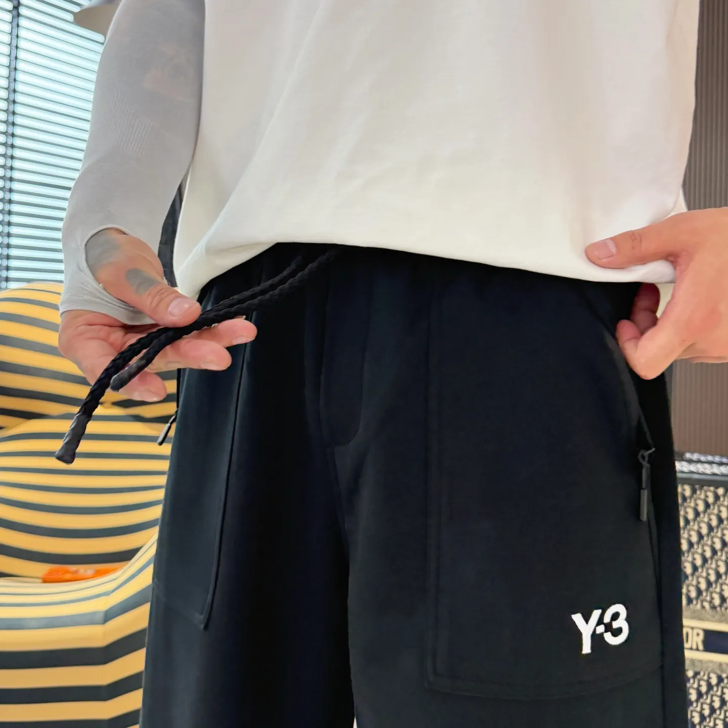 Y 3 Complete three standards 2026 summer New Arrival men's casual shorts, advanced custom-made Breathable fabric Breathable fabric with high elasticity and comfort, impeccable details, top-grade accessories, original logo design concept, delicate and soft feel! The upper body fit is awesome! Size: M-XXXL Please state your height and weight when ordering