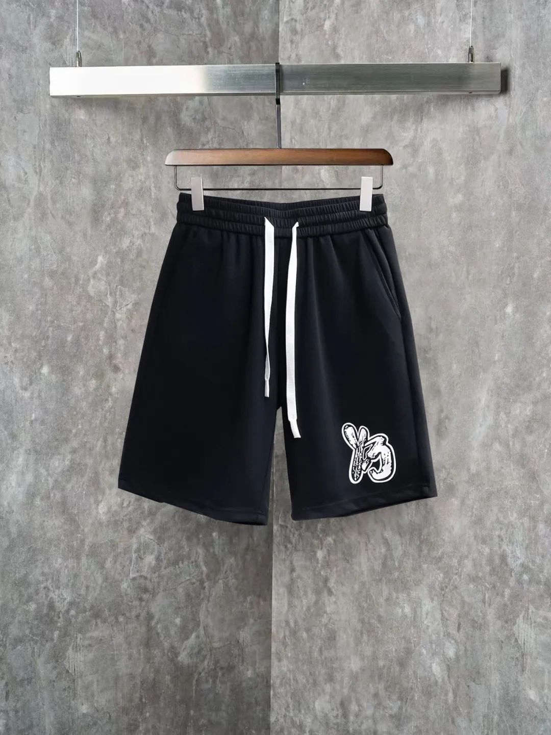 Y 3 Complete three standards 2026 summer New Arrival men's casual shorts, advanced custom-made Breathable fabric Breathable fabric with high elasticity and comfort, impeccable details, top-grade accessories, original logo design concept, delicate and soft feel! The upper body fit is awesome! Size: M-XXXL Please state your height and weight when ordering
