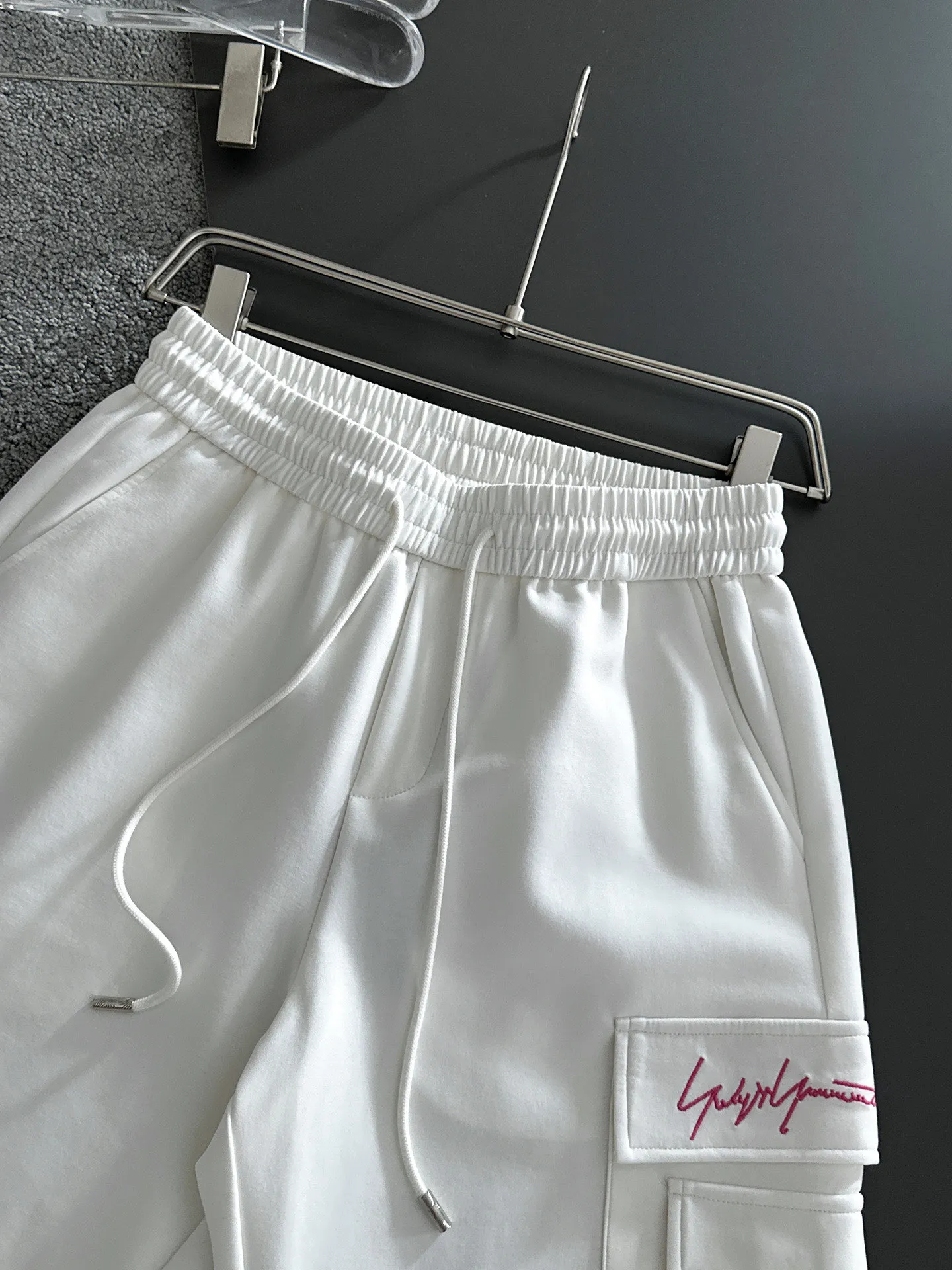 Y 3 Complete three standards 2026 summer New Arrival men's casual shorts, advanced custom-made Breathable fabric Breathable fabric with high elasticity and comfort, impeccable details, top-grade accessories, original logo design concept, delicate and soft feel! The upper body fit is awesome! Size: M-XXXL Please state your height and weight when ordering