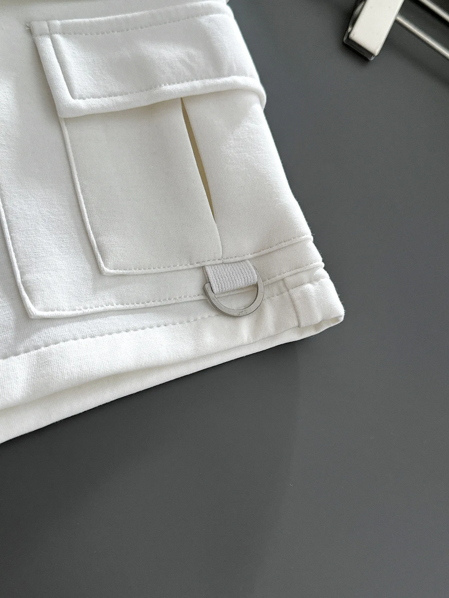 Y 3 Complete three standards 2026 summer New Arrival men's casual shorts, advanced custom-made Breathable fabric Breathable fabric with high elasticity and comfort, impeccable details, top-grade accessories, original logo design concept, delicate and soft feel! The upper body fit is awesome! Size: M-XXXL Please state your height and weight when ordering