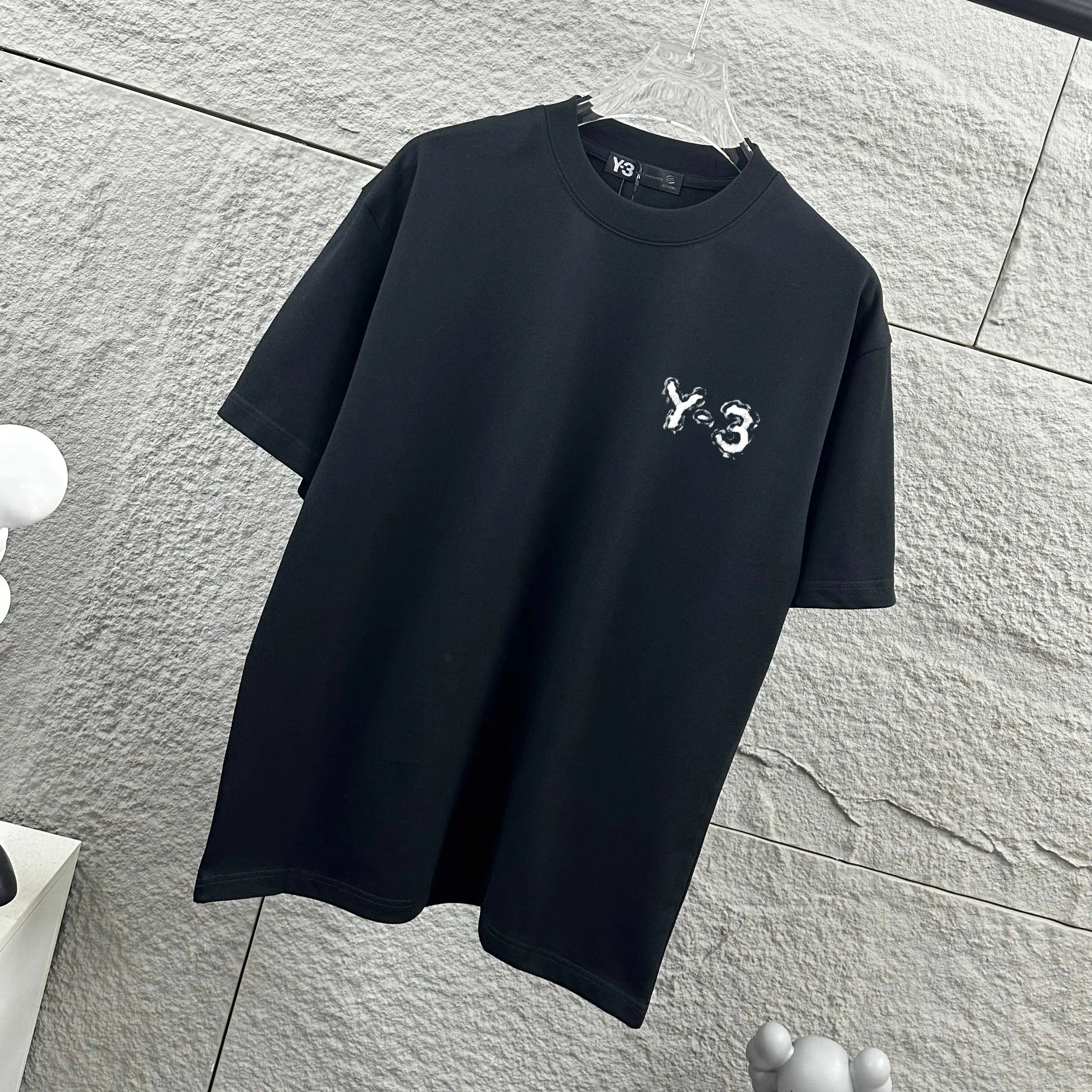 Y 3*Yamamoto*Yoji 2026 Spring and Summer New Arrival Simple signature letter heat transfer process Y-3 Customized double yarn plain cotton fabric Short-sleeved T-shirt Men and women Same Style Color: Black White Angora Red Size: S (90-130 pounds) M (120-150 pounds) L (140-165 pounds) XL (160-180 pounds) XXL (180 kilograms)