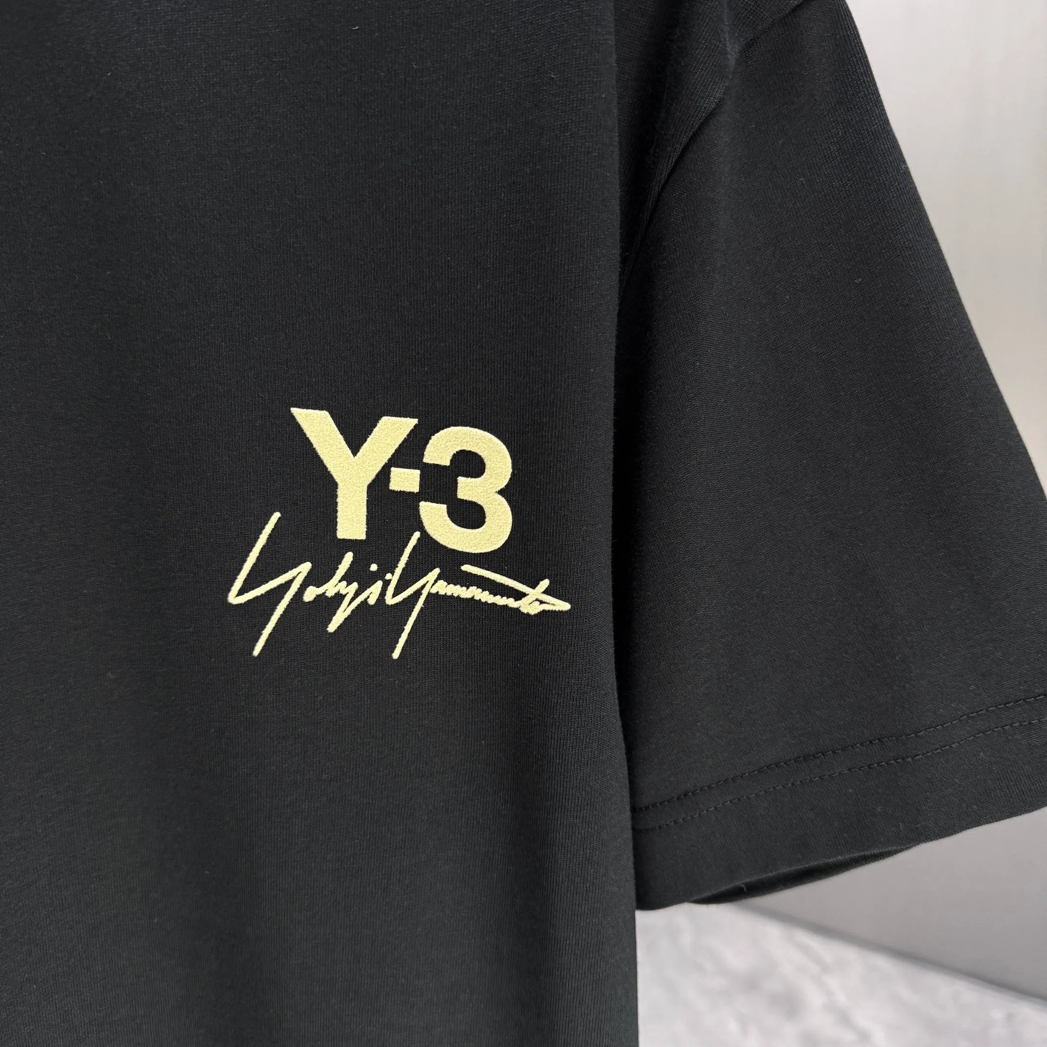 Y 3 Yohji Yamamoto 2026 Spring and Summer New Arrival short-sleeved T-shirt Customized pure cotton letter logo flocking Color: Black White Color Sizes: S M L XL XXL