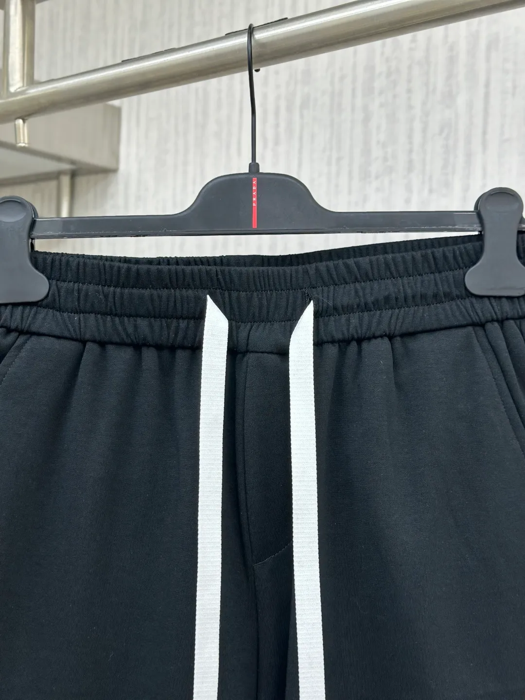 Y 3 2026 summer New Arrival casual shorts, advanced custom fabrics, extremely comfortable, impeccable details, top-grade accessories, original logo design concept, delicate and soft feel! The upper body fit is awesome! Size: M-XXXL Please state your height and weight when ordering
