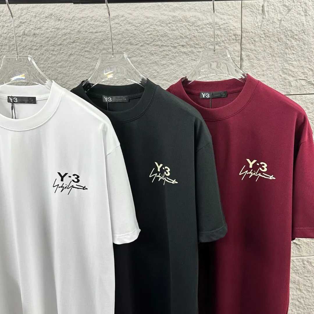 Y 3*Yamamoto*Yoji 2026 Spring and Summer New Arrival Simple signature letters three-dimensional flocking technology Y-3 Customized double yarn plain cotton fabric Short-sleeved T-shirt Men and women Same Style Color: Black White Angora Red Size: S (90-130 pounds) M (120-150 pounds) L (140-165 pounds) XL (160-180 pounds) XXL (180 pounds)
