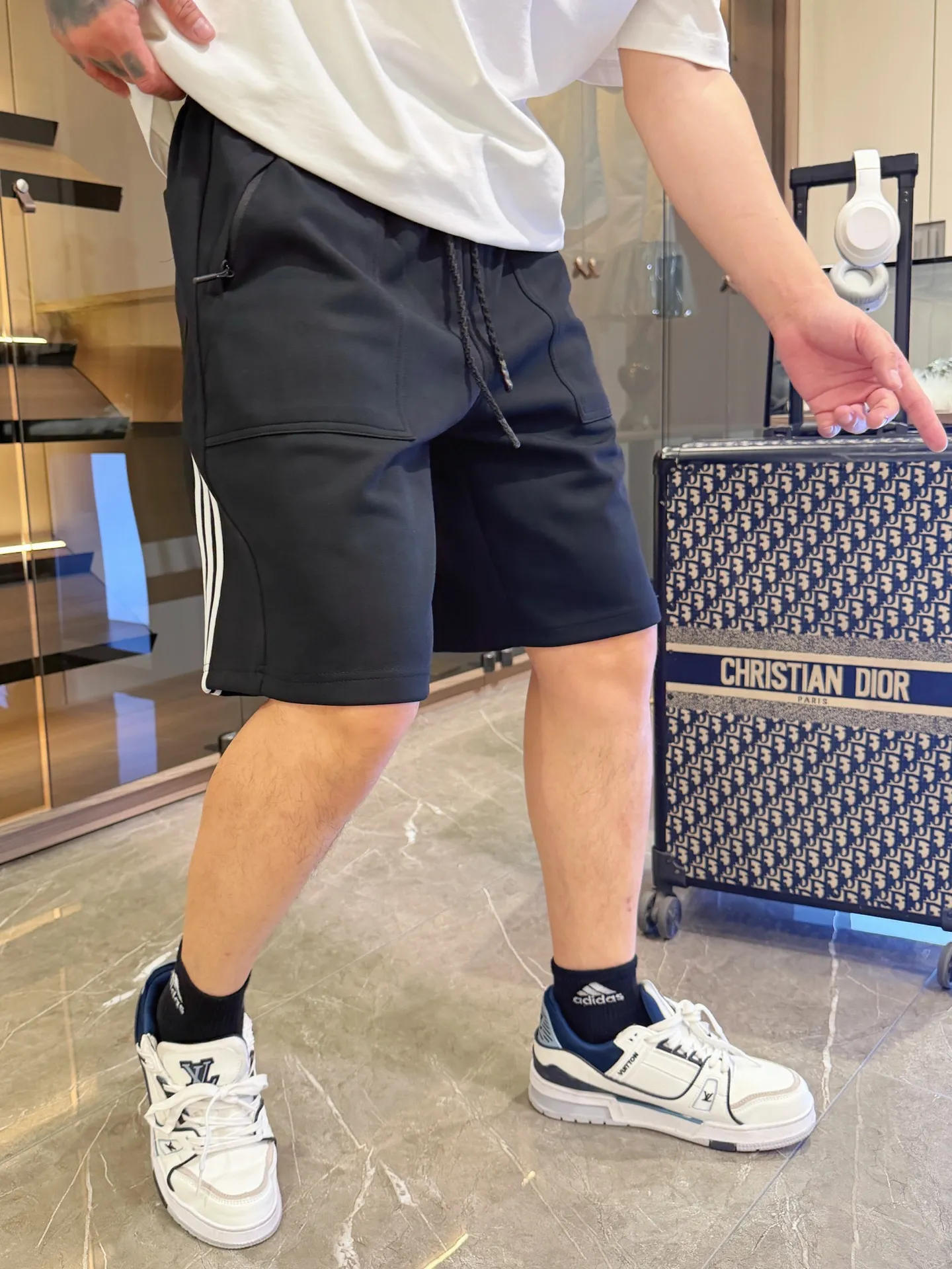 Y 3 Complete three standards 2026 summer New Arrival men's casual shorts, advanced custom-made Breathable fabric Breathable fabric with high elasticity and comfort, impeccable details, top-grade accessories, original logo design concept, delicate and soft feel! The upper body fit is awesome! Size: M-XXXL Please state your height and weight when ordering