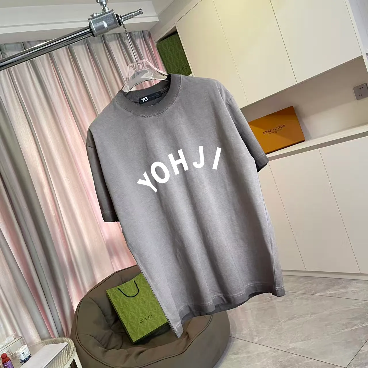 Y-3 2026 Summer New Arrival Washed, distressed, personalized letter logo print, short-sleeved T-shirt, customized fabric g Men and women Same Style Size: S M L XL XXL Five sizes Color: White Brown Purple Gray
