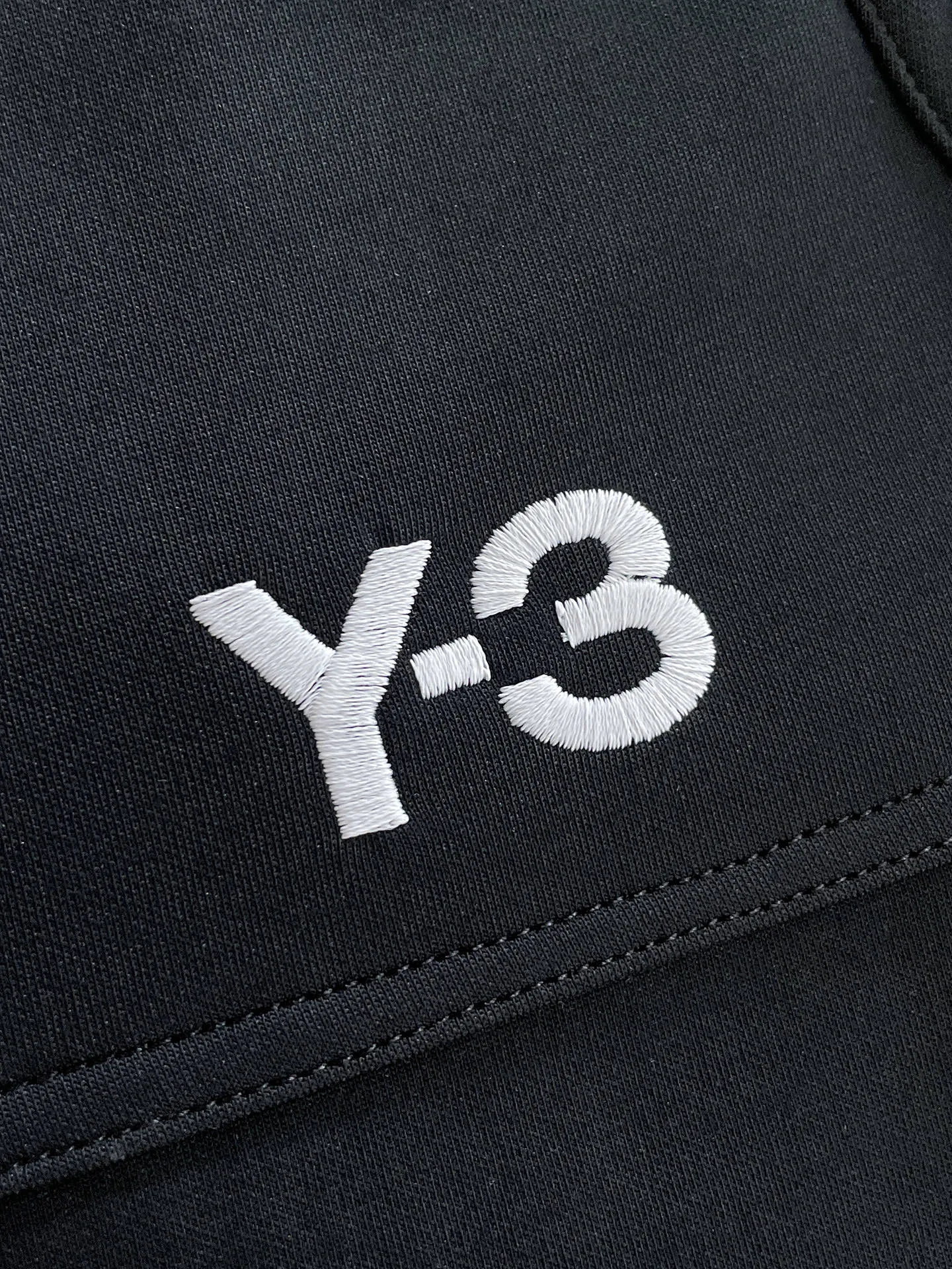 Y 3 Complete three standards 2026 summer New Arrival men's casual shorts, advanced custom-made Breathable fabric Breathable fabric with high elasticity and comfort, impeccable details, top-grade accessories, original logo design concept, delicate and soft feel! The upper body fit is awesome! Size: M-XXXL Please state your height and weight when ordering