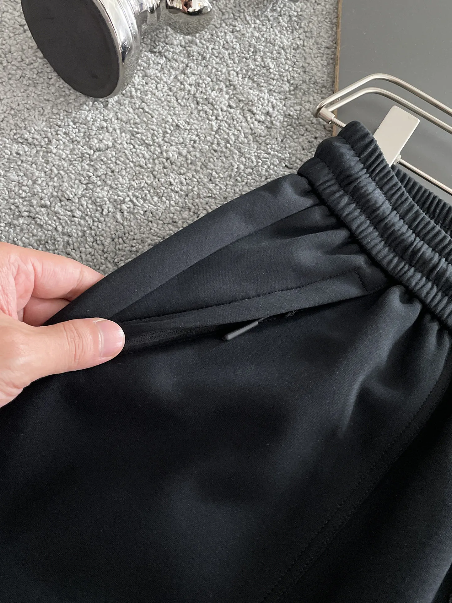 Y 3 Complete three standards 2026 summer New Arrival men's casual shorts, advanced custom-made Breathable fabric Breathable fabric with high elasticity and comfort, impeccable details, top-grade accessories, original logo design concept, delicate and soft feel! The upper body fit is awesome! Size: M-XXXL Please state your height and weight when ordering