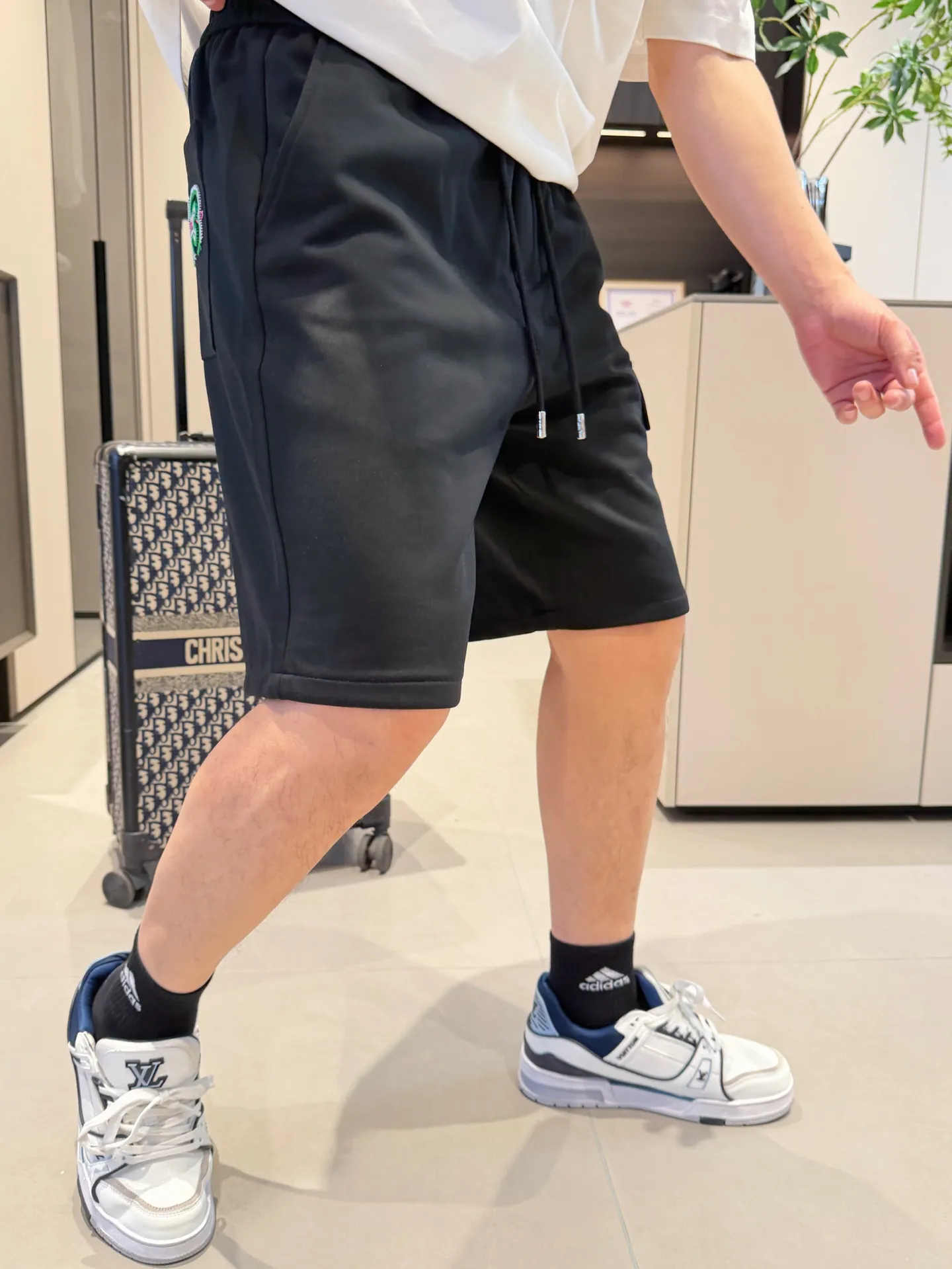 Y 3 Complete three standards 2026 summer New Arrival men's casual shorts, advanced custom-made Breathable fabric Breathable fabric with high elasticity and comfort, impeccable details, top-grade accessories, original logo design concept, delicate and soft feel! The upper body fit is awesome! Size: M-XXXL Please state your height and weight when ordering