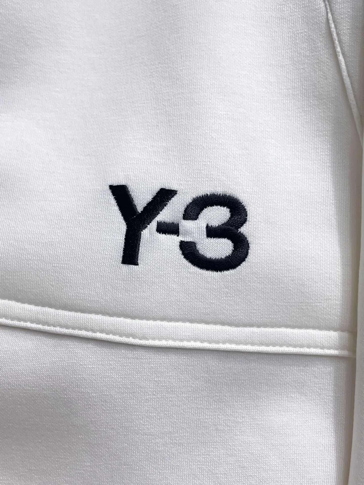 Y 3 Complete three standards 2026 summer New Arrival men's casual shorts, advanced custom-made Breathable fabric Breathable fabric with high elasticity and comfort, impeccable details, top-grade accessories, original logo design concept, delicate and soft feel! The upper body fit is awesome! Size: M-XXXL Please state your height and weight when ordering
