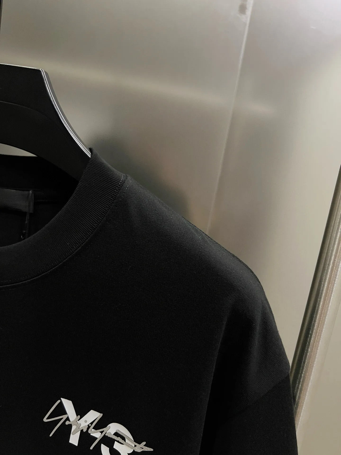 Y 3*Yamamoto*Yoji 2026 Spring and Summer New Arrival Simple signature letters three-dimensional flocking three-dimensional technology Y-3 Customized double yarn plain cotton fabric Short-sleeved T-shirt Men and women Same Style Loose version Size S M L XL XXL Five codes Black White Angora Red