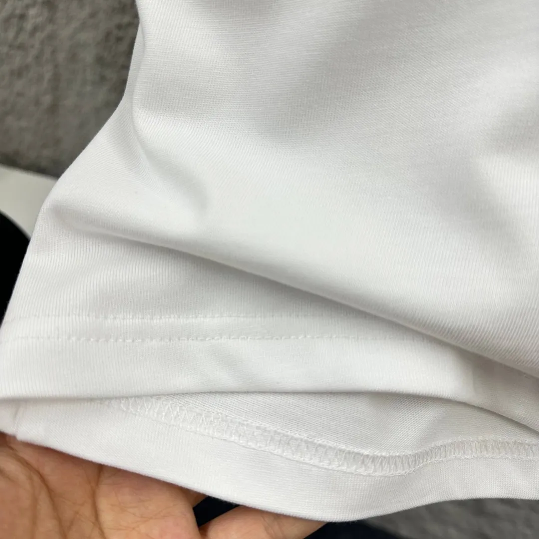Y 3*Yamamoto*Yoji 2026 Spring and Summer New Arrival Simple signature letters three-dimensional flocking technology Y-3 Customized double yarn plain cotton fabric Short-sleeved T-shirt Men and women Same Style Color: Black White Size: S (90-130 pounds) M (120-150 pounds) L (140-165 pounds) XL (160-180 pounds) XXL (180 pounds)