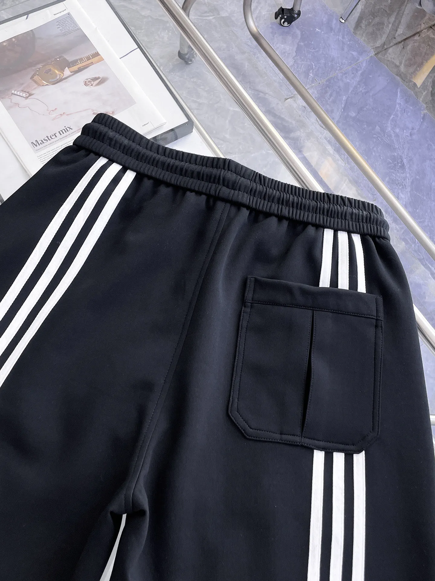 Y 3 Complete three standards 2026 summer New Arrival men's casual shorts, advanced custom-made Breathable fabric Breathable fabric with high elasticity and comfort, impeccable details, top-grade accessories, original logo design concept, delicate and soft feel! The upper body shape is awesome! Size: M-XXXL Please state your height and weight when ordering