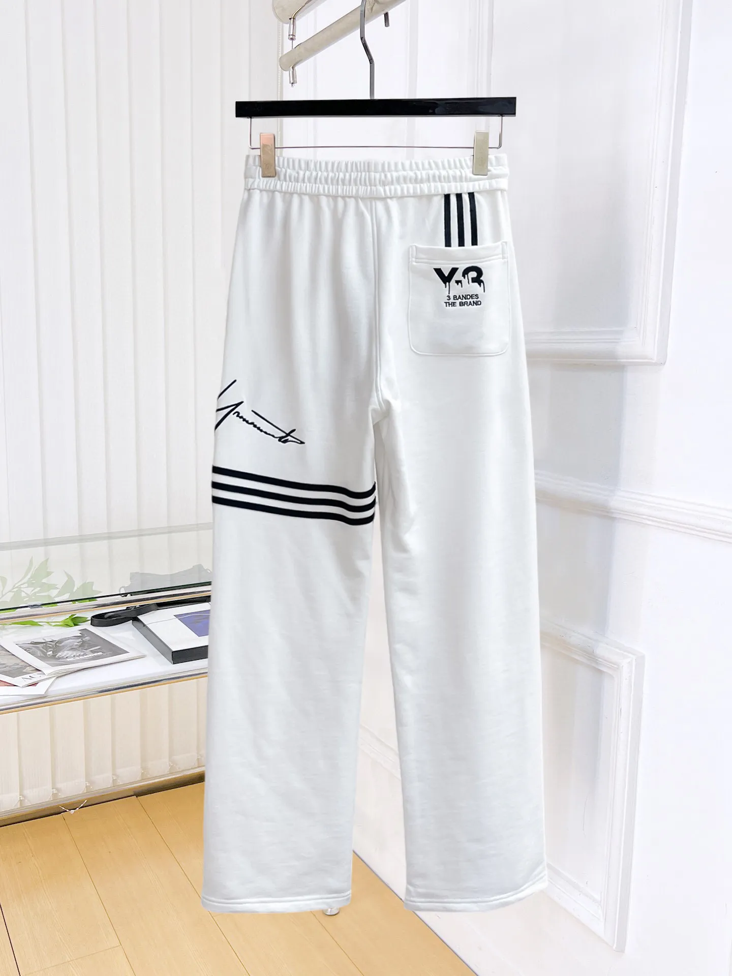 Y 3 [Higher version] The latest products for autumn and winter 2026, available at the counter simultaneously, original goods, fashionable casual trousers and casual pants, using imported original fabrics, top-grade embroidery 🪡 craft letter pattern logo, original hardware accessories decoration, simple yet fashionable, fashionable and handsome upper body, Sizes: M-3XL