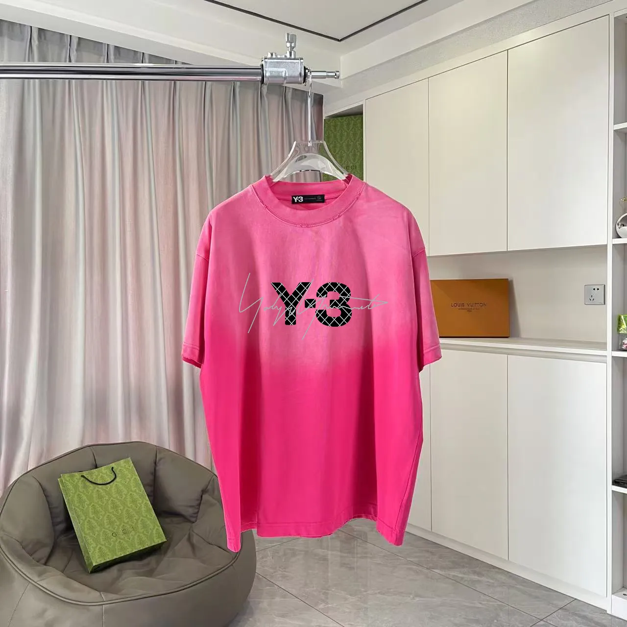 Y-3 2025 Summer New Arrival Washed gradient old and worn Personalized letter logo printing Short-sleeved T-shirt Customized fabric g Men and women Same Style Size: S M L XL XXL Five sizes Color: Black White Gradient black Gradient red
