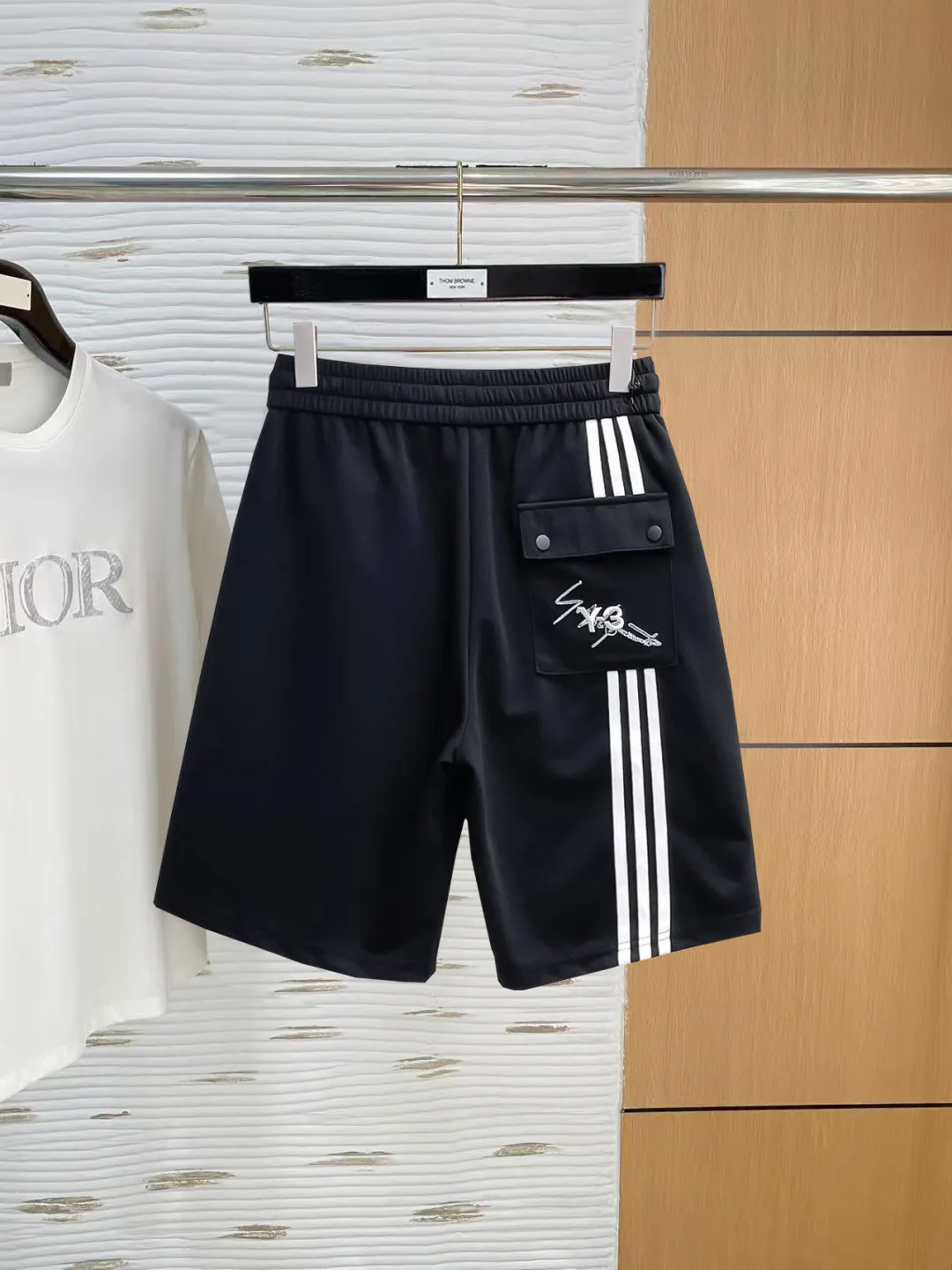 Y 3 Complete three standards 2026 summer New Arrival men's casual shorts, advanced custom-made Breathable fabric Breathable fabric with high elasticity and comfort, impeccable details, top-grade accessories, original logo design concept, delicate and soft feel! The upper body fit is awesome! Size: M-XXXL Please state your height and weight when ordering