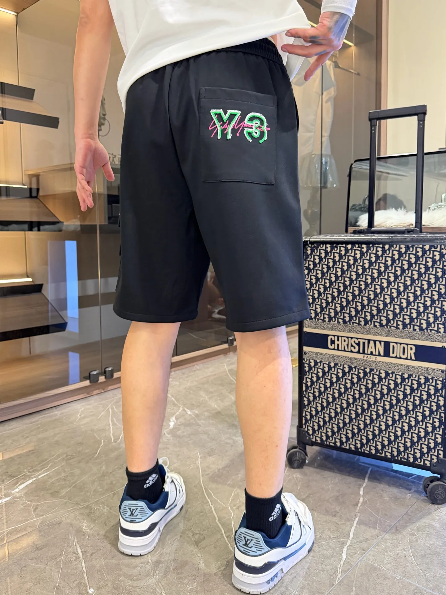 Y 3 Complete three standards 2026 summer New Arrival men's casual shorts, advanced custom-made Breathable fabric Breathable fabric with high elasticity and comfort, impeccable details, top-grade accessories, original logo design concept, delicate and soft feel! The upper body fit is awesome! Size: M-XXXL Please state your height and weight when ordering
