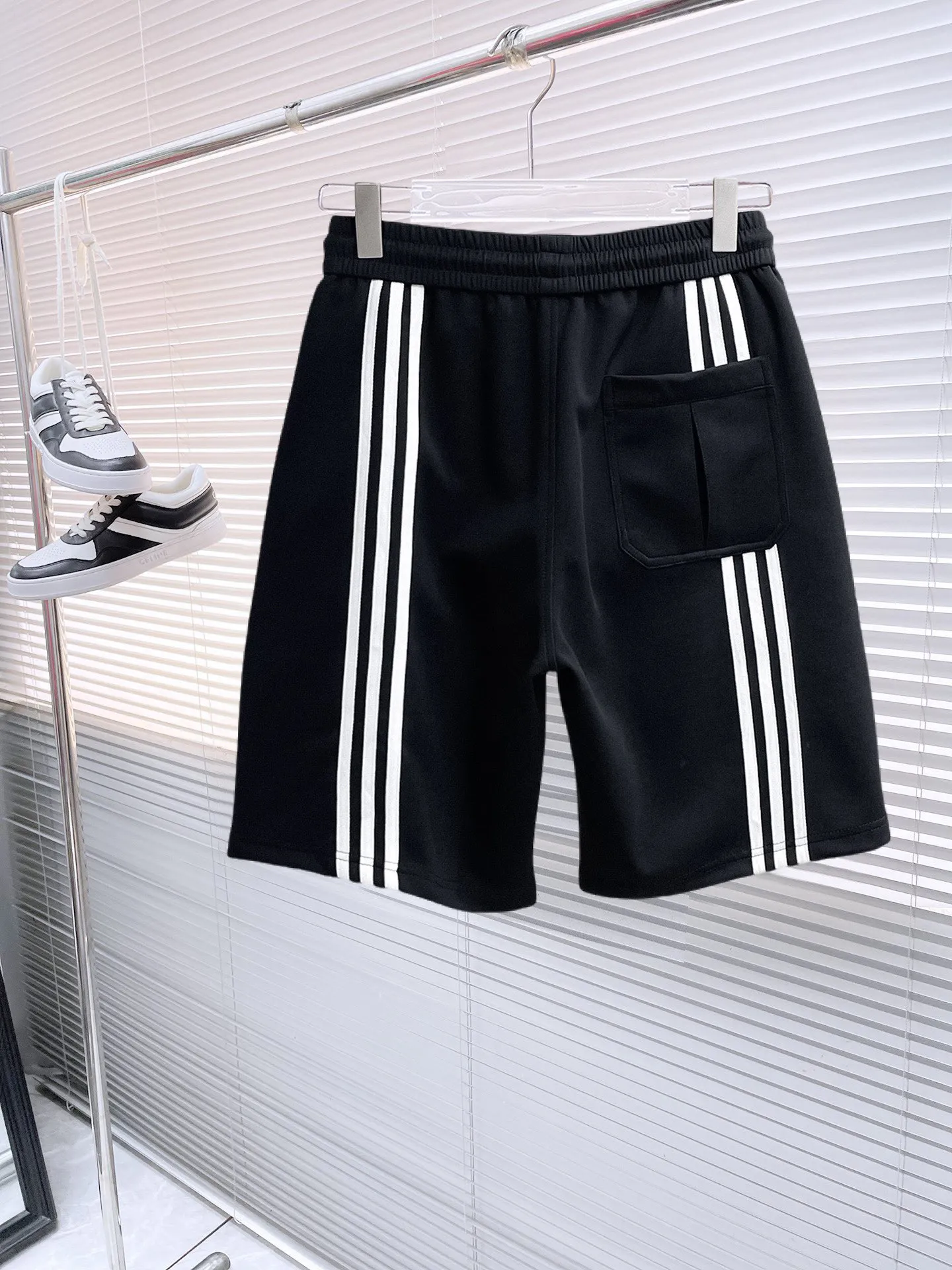 Y 3 Complete three standards 2026 summer New Arrival men's casual shorts, advanced custom-made Breathable fabric Breathable fabric with high elasticity and comfort, impeccable details, top-grade accessories, original logo design concept, delicate and soft feel! The upper body fit is awesome! Size: M-XXXL Please state your height and weight when ordering