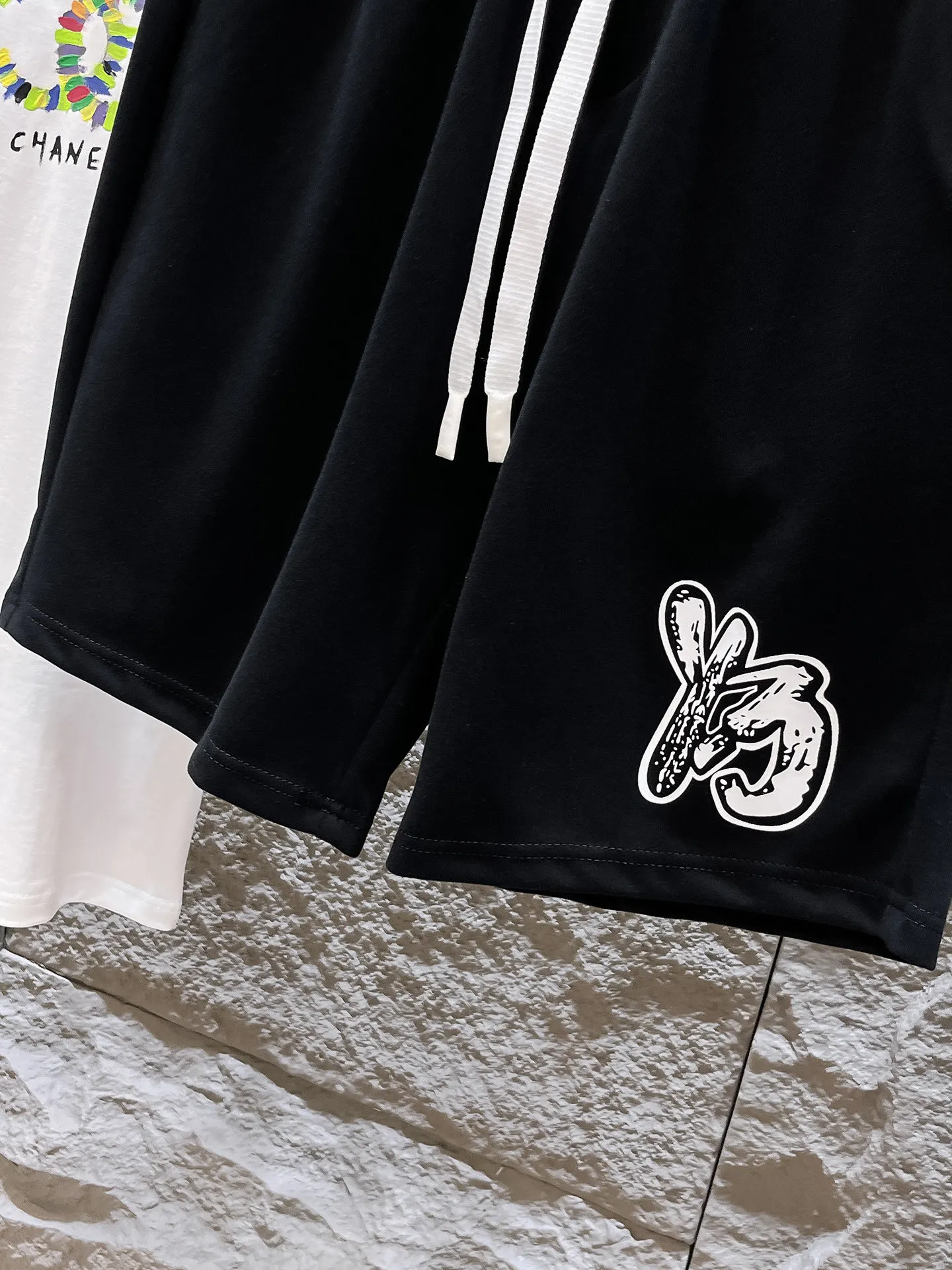 Y 3 Complete three standards 2026 summer New Arrival men's casual shorts, advanced custom-made Breathable fabric Breathable fabric with high elasticity and comfort, impeccable details, top-grade accessories, original logo design concept, delicate and soft feel! The upper body fit is awesome! Size: M-XXXL Please state your height and weight when ordering