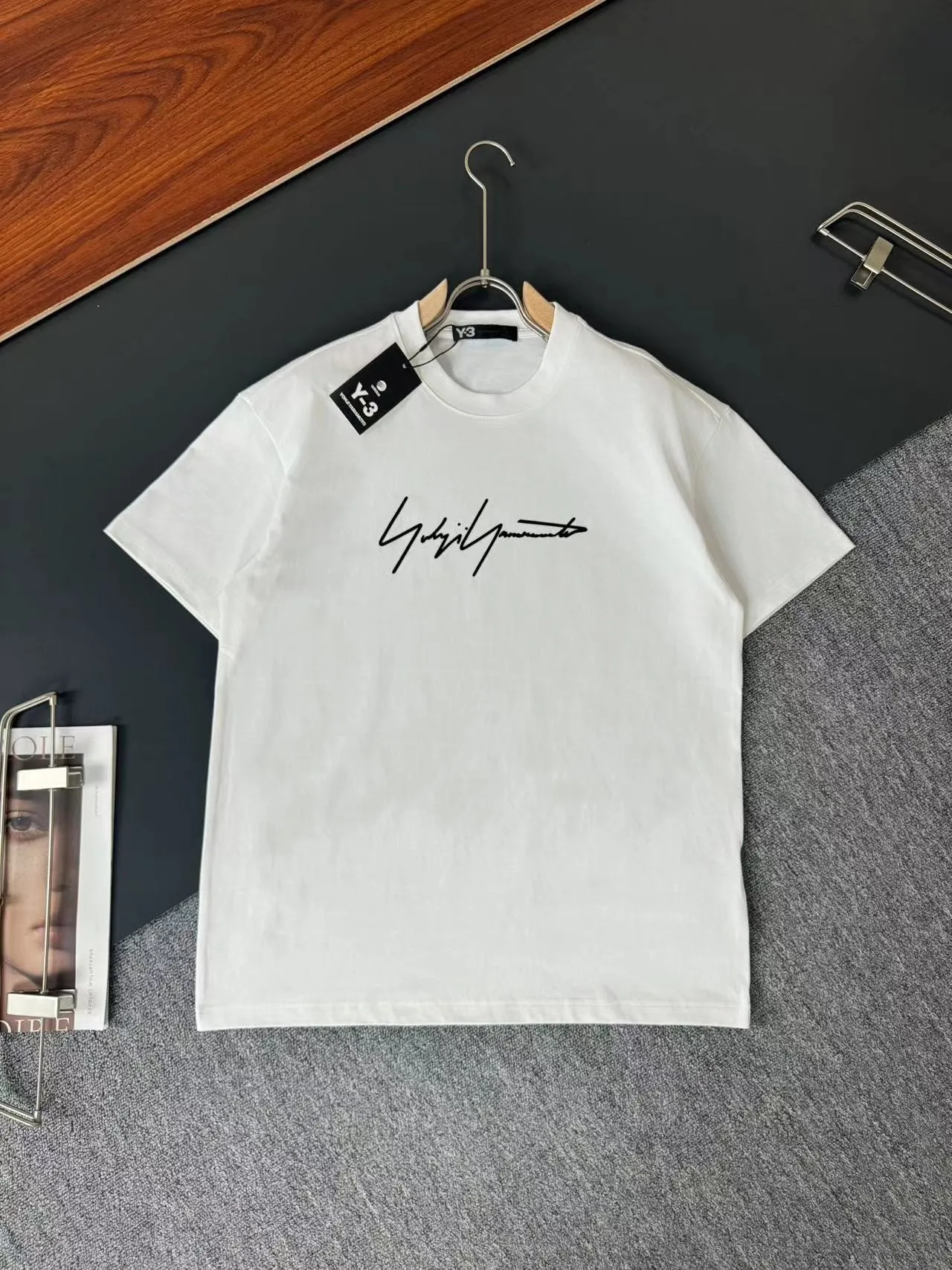 Y-3*Yoji Yamamoto*The most New Arrival round neck fashionable short-sleeved T-shirt in spring and summer, flocking➕printing process logo design, heavyweight pure cotton double yarn pure cotton fabric! Comfortable against the skin, durable and easy to wear, meticulous original craftsmanship, a must-have for casual Versatile Sizes S M L XL XXL