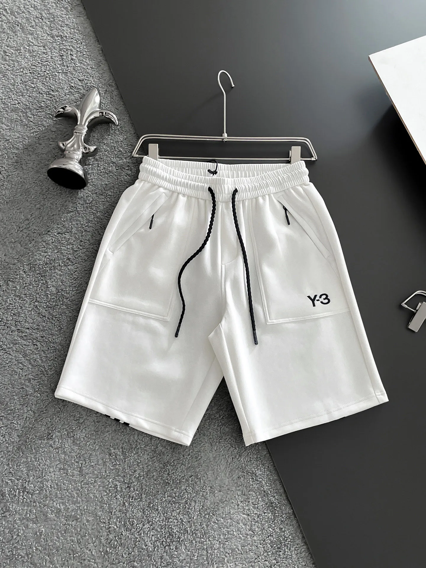 Y 3 Complete three standards 2026 summer New Arrival men's casual shorts, advanced custom-made Breathable fabric Breathable fabric with high elasticity and comfort, impeccable details, top-grade accessories, original logo design concept, delicate and soft feel! The upper body fit is awesome! Size: M-XXXL Please state your height and weight when ordering