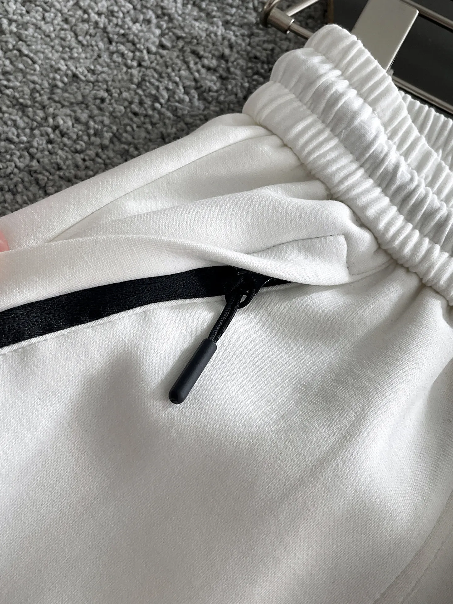Y 3 Complete three standards 2026 summer New Arrival men's casual shorts, advanced custom-made Breathable fabric Breathable fabric with high elasticity and comfort, impeccable details, top-grade accessories, original logo design concept, delicate and soft feel! The upper body fit is awesome! Size: M-XXXL Please state your height and weight when ordering