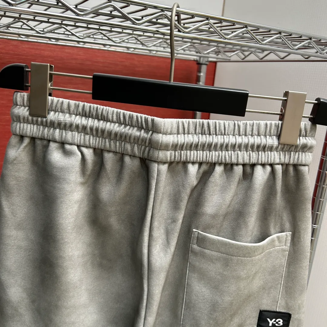 Y 3 Complete three standards 2026 summer New Arrival men's casual shorts, advanced custom-made Breathable fabric Breathable fabric with high elasticity and comfort, impeccable details, top-grade accessories, original logo design concept, delicate and soft feel! The upper body shape is awesome! Size: M-XXXL Please state your height and weight when ordering