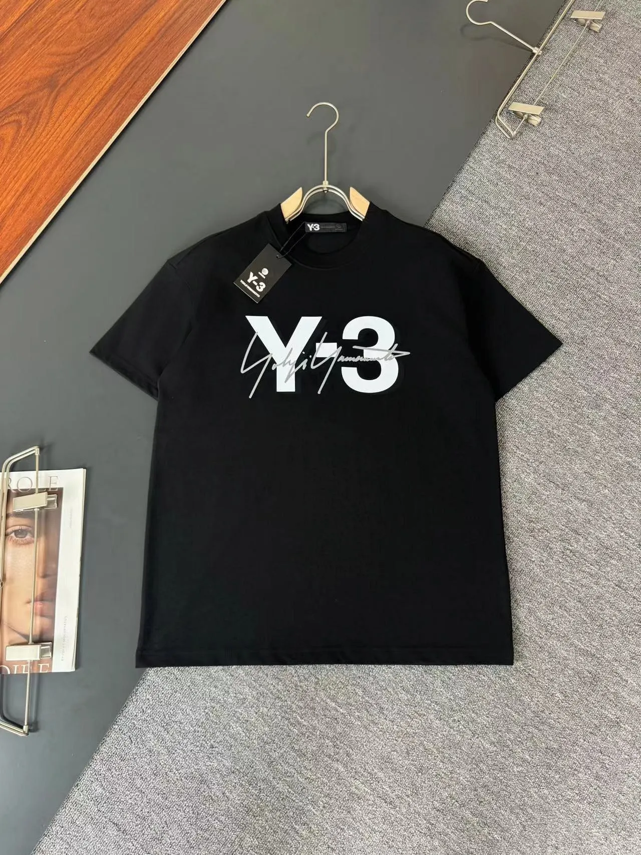 Y 3*Yoji Yamamoto*The most New Arrival round neck fashionable short-sleeved T-shirt for spring and summer, made of heavyweight pure cotton double yarn pure cotton fabric! Comfortable against the skin, durable and easy to wear, foam ➕ printing process logo design, original factory meticulous craftsmanship, casual Versatile must-have size Sizes S M L XL XXL