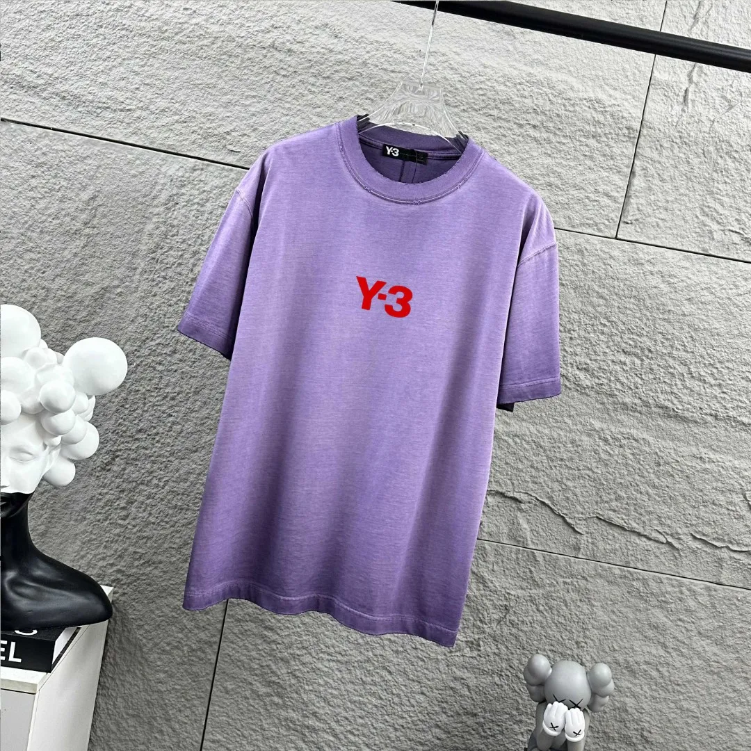 Y 3*Yoji Yamamoto*Spring and Summer New Arrival Heavy-duty worn and washed style with holes and distressing Three-dimensional flocking technology Customized pure cotton fabric Short-sleeved T-shirt Men and women Same Style Color: Washed gray Washed purple Washed black Size: S size (100-140 catties) M size (130-160 catties) L size (150-175 catties) XL size (160-185 catties) XXL size (180 pounds)