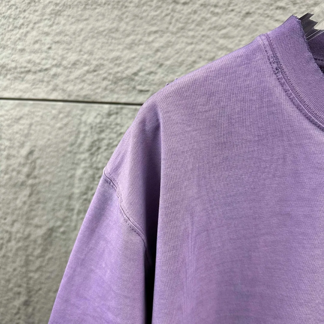 Y 3*Yoji Yamamoto*Spring and Summer New Arrival Heavy-duty worn and washed style with holes and distressing Three-dimensional flocking technology Customized pure cotton fabric Short-sleeved T-shirt Men and women Same Style Color: Washed gray Washed purple Washed black Size: S size (100-140 catties) M size (130-160 catties) L size (150-175 catties) XL size (160-185 catties) XXL size (180 pounds)