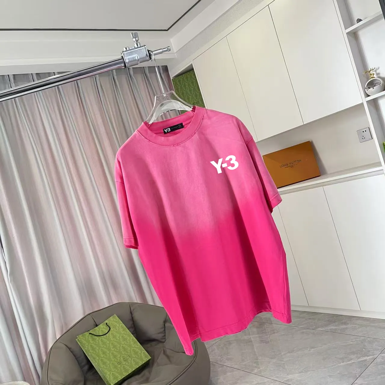 Y-3 2025 Summer New Arrival Washed gradient old and worn Personalized letter logo printing Short-sleeved T-shirt Customized fabric g Men and women Same Style Size: S M L XL XXL Five sizes Color: Black Gray Gradient black Gradient red