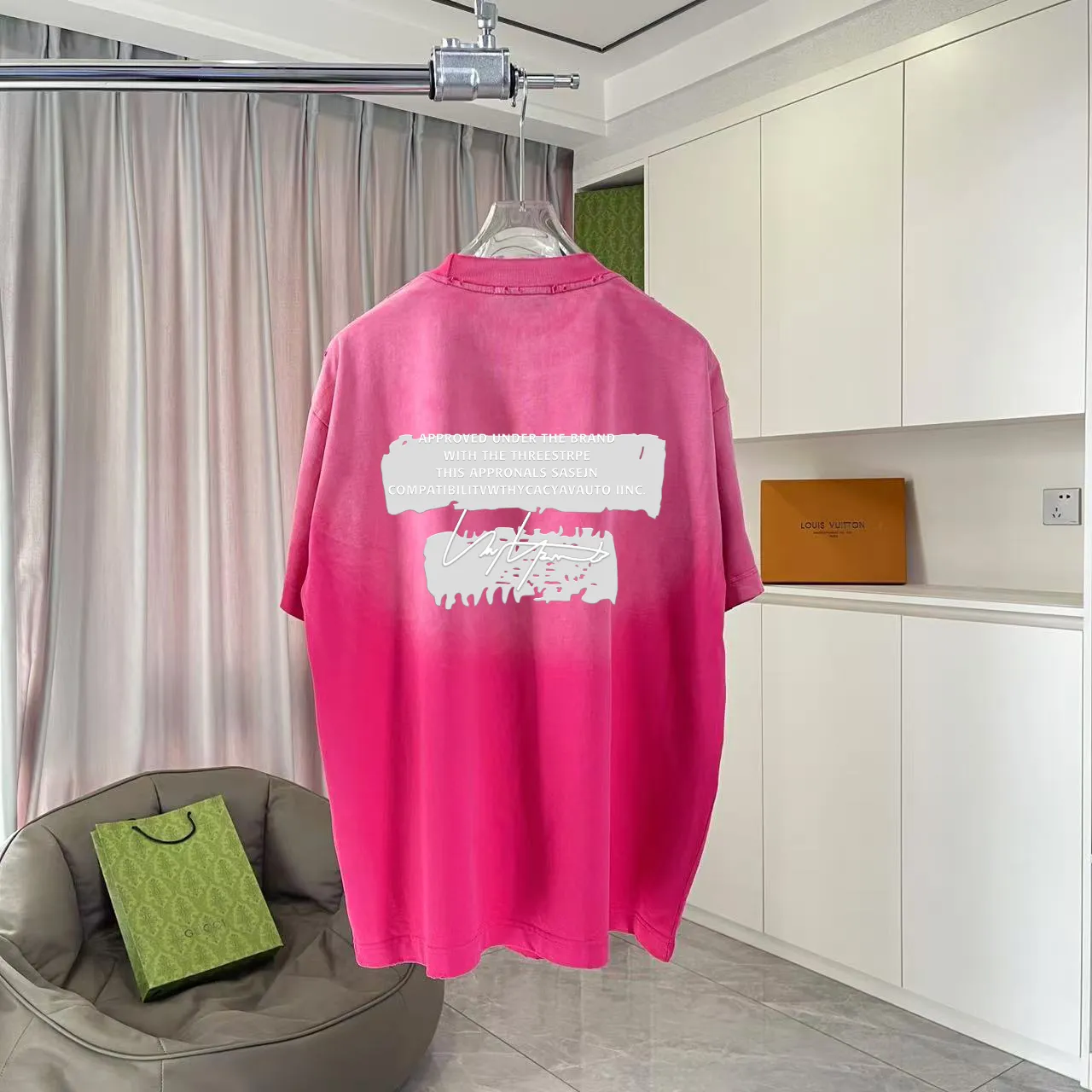 Y-3 2025 Summer New Arrival Washed gradient old and worn Personalized letter logo printing Short-sleeved T-shirt Customized fabric g Men and women Same Style Size: S M L XL XXL Five sizes Color: Black Gray Gradient black Gradient red
