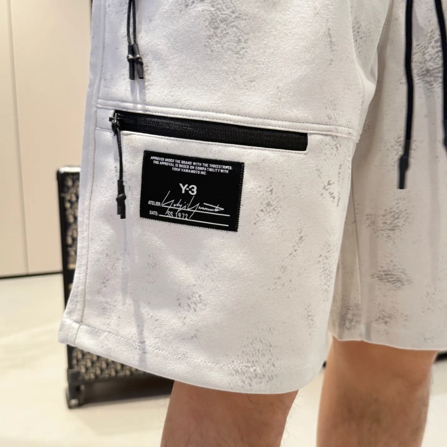 Y 3 Complete three standards 2026 summer New Arrival men's casual shorts, advanced custom-made Breathable fabric Breathable fabric with high elasticity and comfort, impeccable details, top-grade accessories, original logo design concept, delicate and soft feel! The upper body fit is awesome! Size: M-XXXL Please state your height and weight when ordering