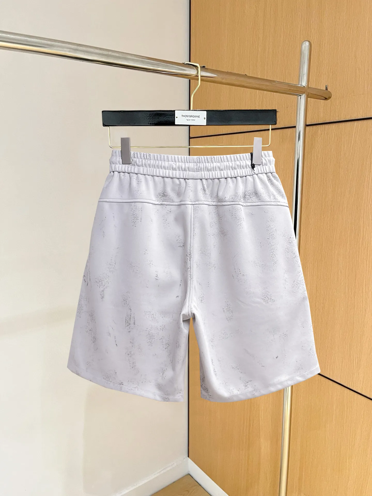 Y 3 Complete three standards 2025 summer New Arrival men's casual shorts, advanced custom-made Breathable fabric Breathable fabric with high stretch and comfort, impeccable details, top-grade accessories, original logo design concept, delicate and soft feel! The upper body fit is awesome! Size: M-XXXL Please state your height and weight when ordering