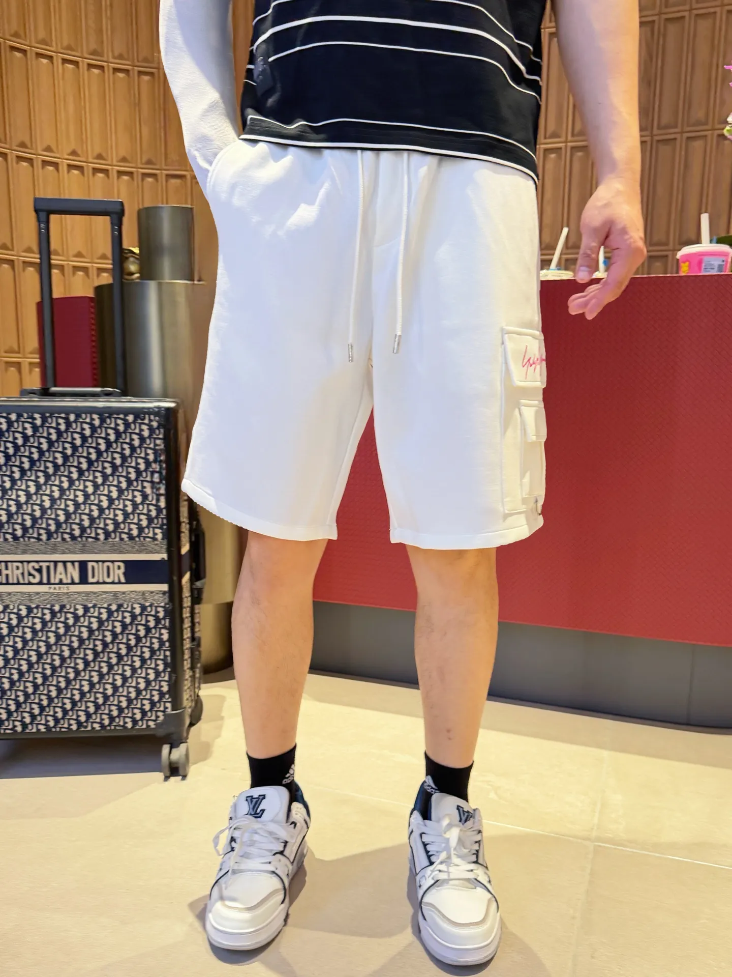 Y 3 Complete three standards 2026 summer New Arrival men's casual shorts, advanced custom-made Breathable fabric Breathable fabric with high elasticity and comfort, impeccable details, top-grade accessories, original logo design concept, delicate and soft feel! The upper body fit is awesome! Size: M-XXXL Please state your height and weight when ordering
