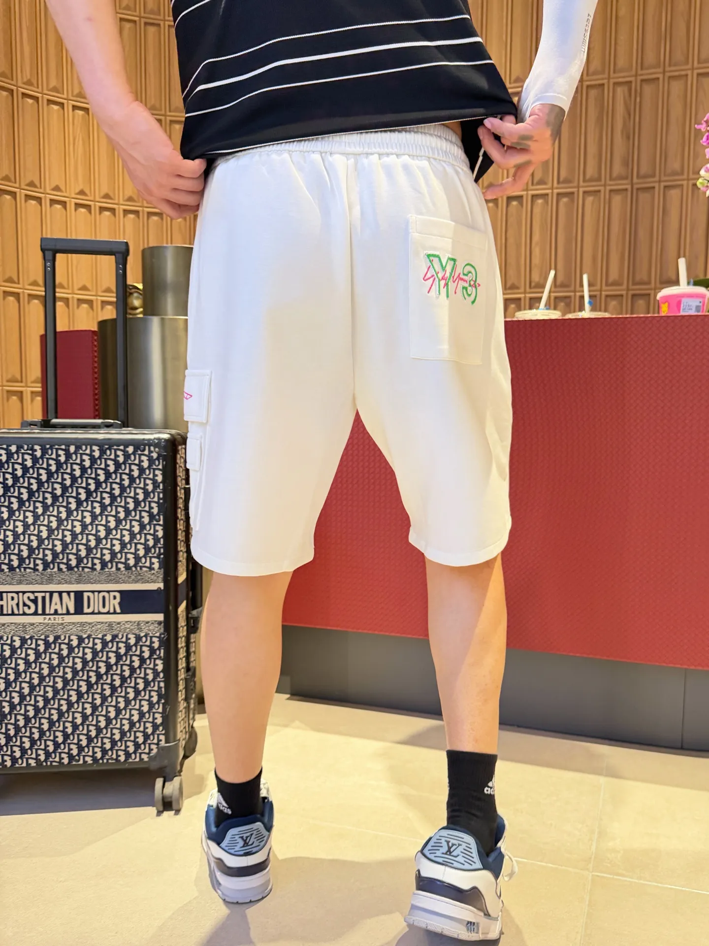 Y 3 Complete three standards 2026 summer New Arrival men's casual shorts, advanced custom-made Breathable fabric Breathable fabric with high elasticity and comfort, impeccable details, top-grade accessories, original logo design concept, delicate and soft feel! The upper body fit is awesome! Size: M-XXXL Please state your height and weight when ordering