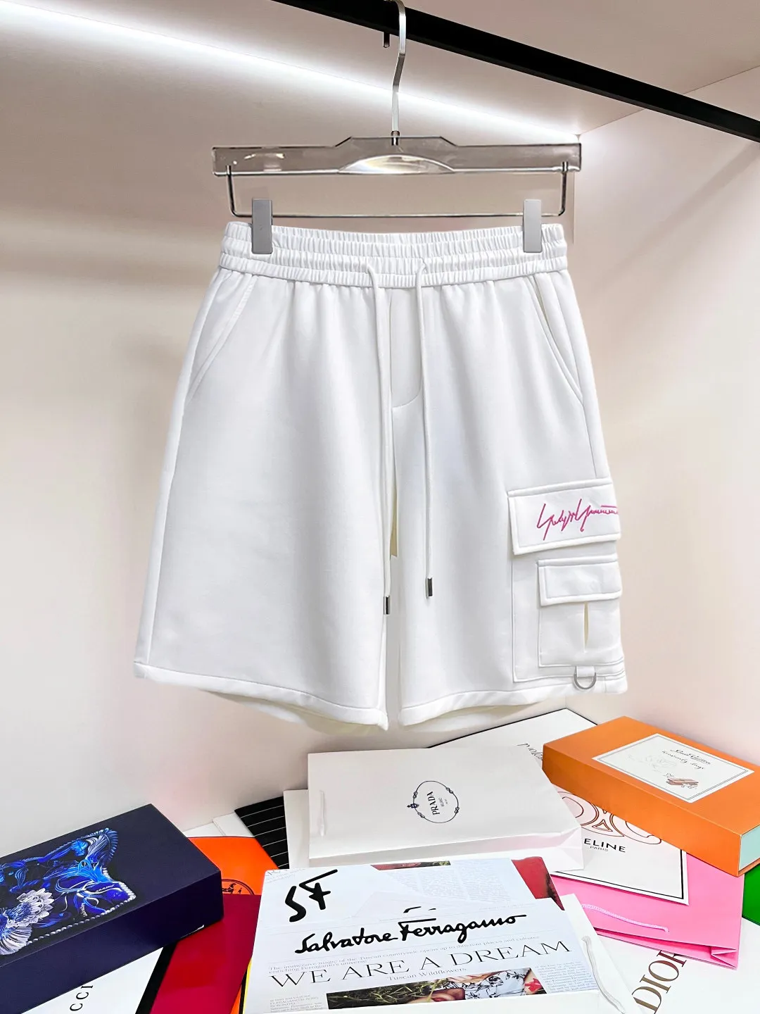 Y 3 Complete three standards 2026 summer New Arrival men's casual shorts, advanced custom-made Breathable fabric Breathable fabric with high elasticity and comfort, impeccable details, top-grade accessories, original logo design concept, delicate and soft feel! The upper body fit is awesome! Size: M-XXXL Please state your height and weight when ordering