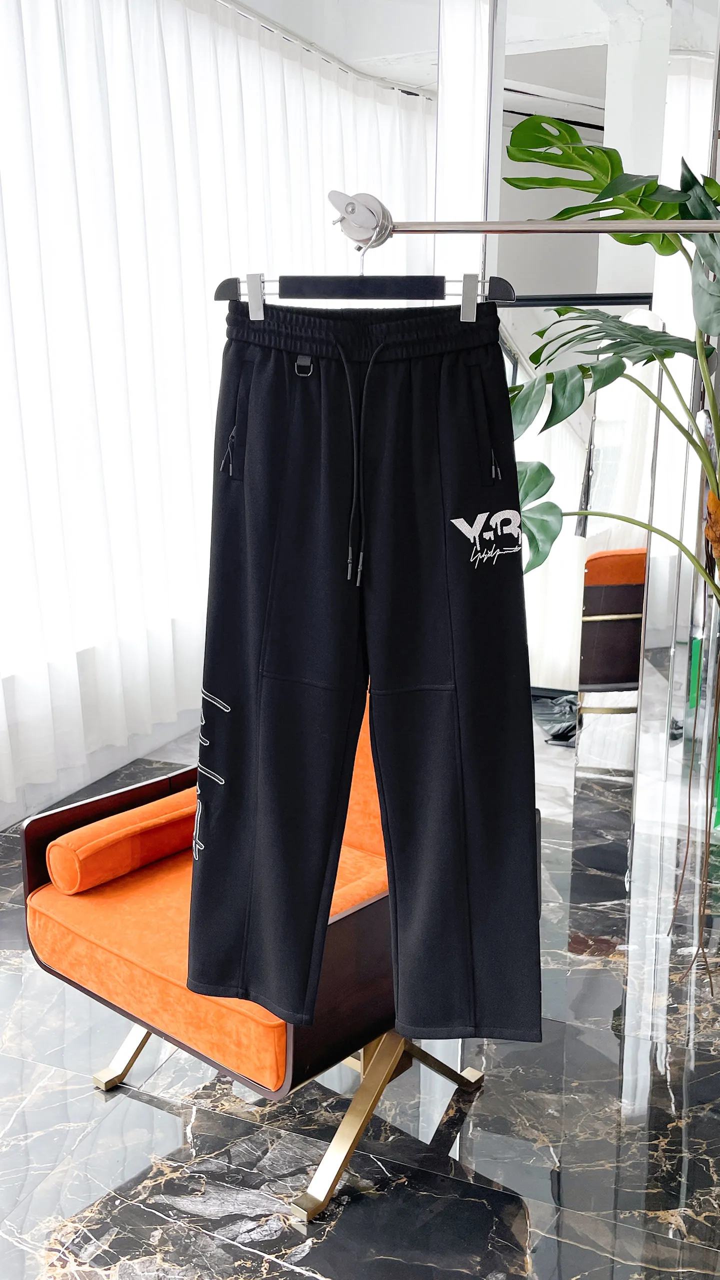 Y 3 [Higher version] The latest products for autumn and winter 2026, available at the counter simultaneously, original goods, fashionable casual trousers and casual pants, using imported original fabrics, top-grade embroidery 🪡 craft letter pattern logo, original hardware accessories decoration, simple yet fashionable, fashionable and handsome upper body, Sizes: M-3XL