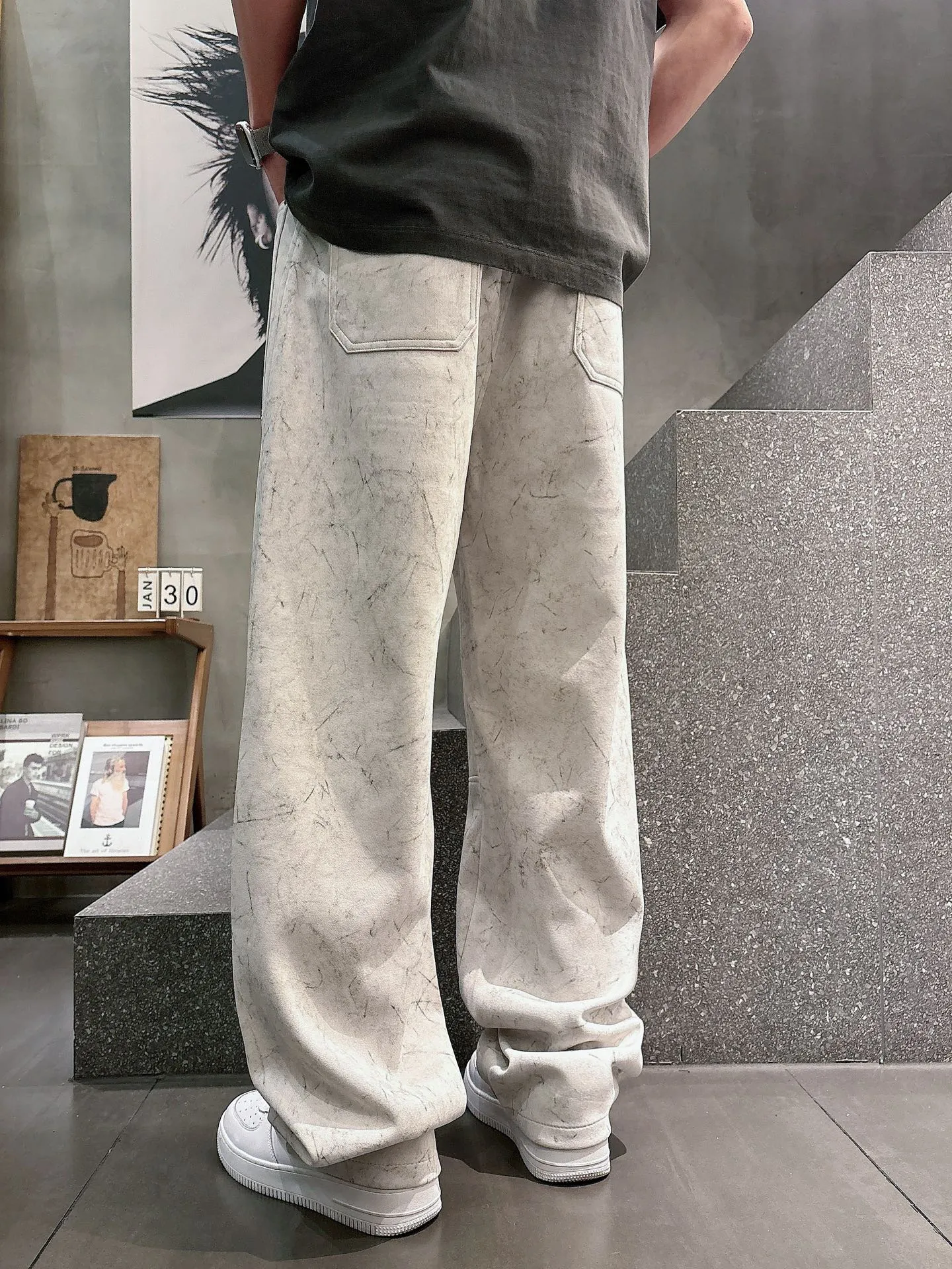 Y 3 🆕2026 Autumn and Winter New Arrival trousers and casual pants🎁 are on sale simultaneously on the official website. Brand Classic LOGO casual pants, customized fabrics, excellent comfort and strong touch. Highly recognisable, perfect appearance and craftsmanship. Size:M-3XL