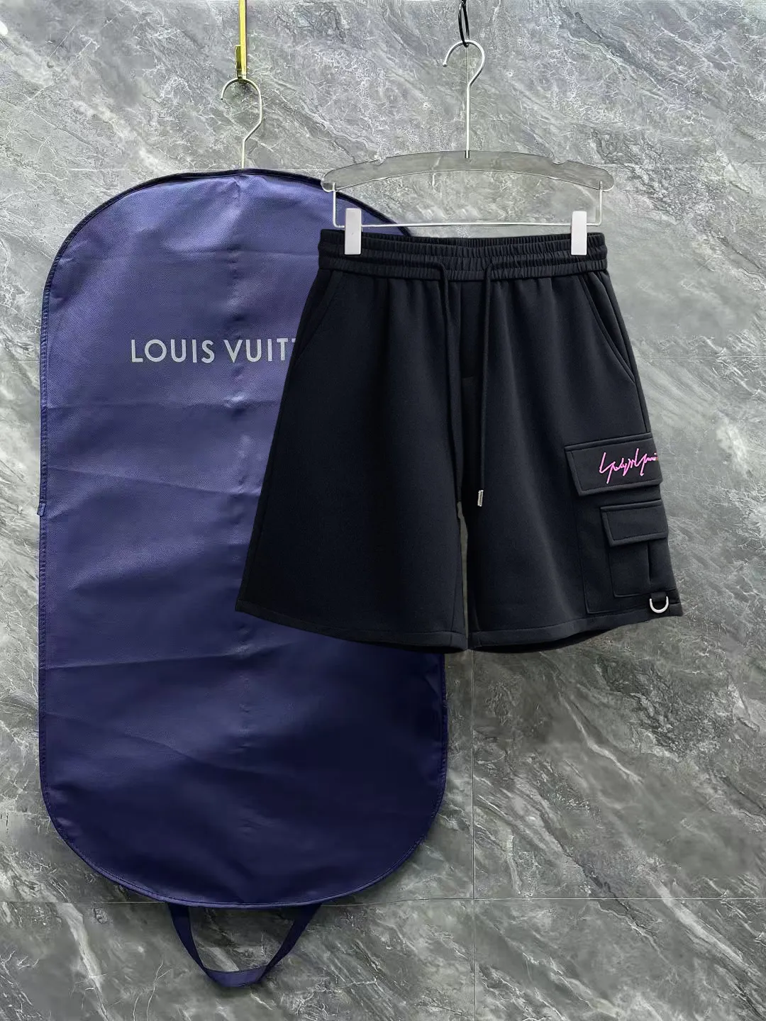 Y 3 Complete three standards 2026 summer New Arrival men's casual shorts, advanced custom-made Breathable fabric Breathable fabric with high elasticity and comfort, impeccable details, top-grade accessories, original logo design concept, delicate and soft feel! The upper body fit is awesome! Size: M-XXXL Please state your height and weight when ordering
