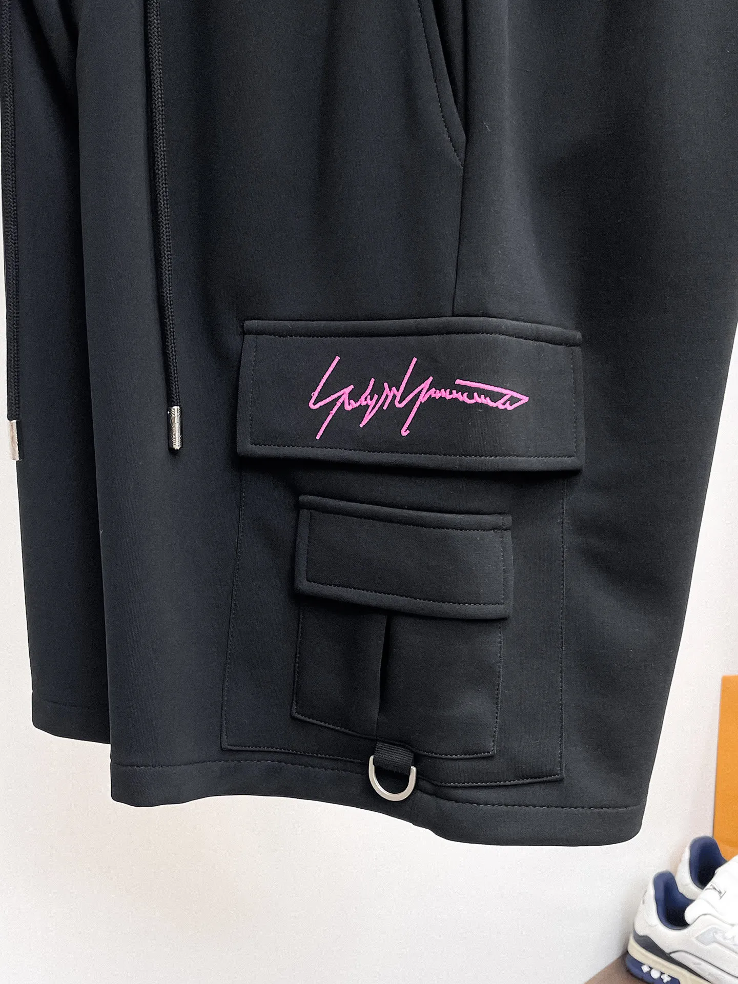 Y 3 Complete three standards 2026 summer New Arrival men's casual shorts, advanced custom-made Breathable fabric Breathable fabric with high elasticity and comfort, impeccable details, top-grade accessories, original logo design concept, delicate and soft feel! The upper body fit is awesome! Size: M-XXXL Please state your height and weight when ordering